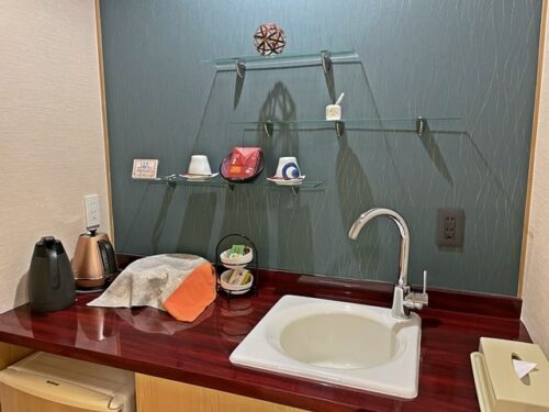 静花扇で宿泊したお部屋のキッチンスペース