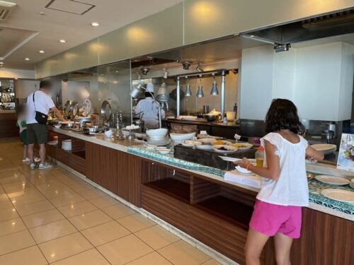 ザ・ムーンビーチミュージアムリゾートのバイキングレストラン